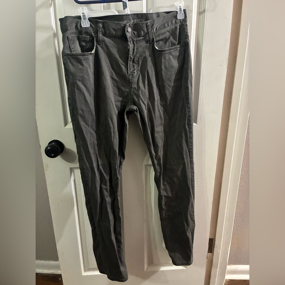 Old Navy Men’s 34 Slim Fit Pants